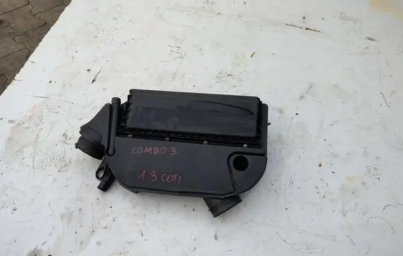 Opel Combo D Air filter box 