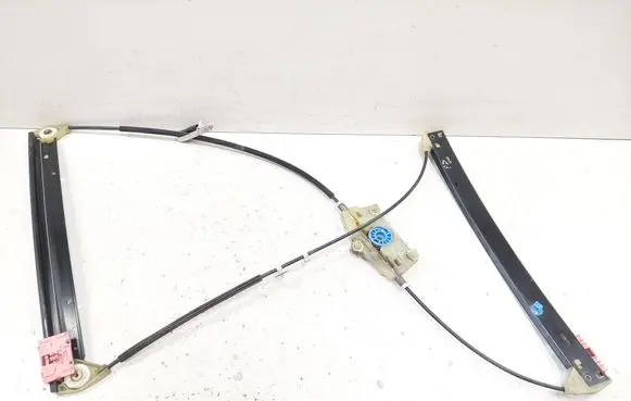 Front window lifting mechanism without motor