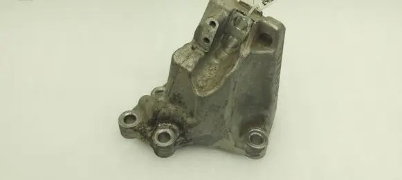 KIA Sportage Gearbox mounting bracket 26610