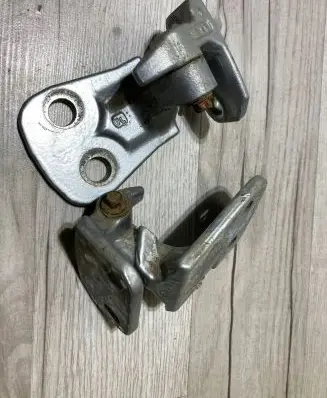 Land Rover Range Rover Sport L320 Rear door hinge set BD3780052