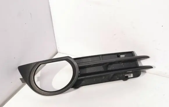 Audi A3 S3 A3 Sportback 8P Front fog light trim/grill 8P4807682B