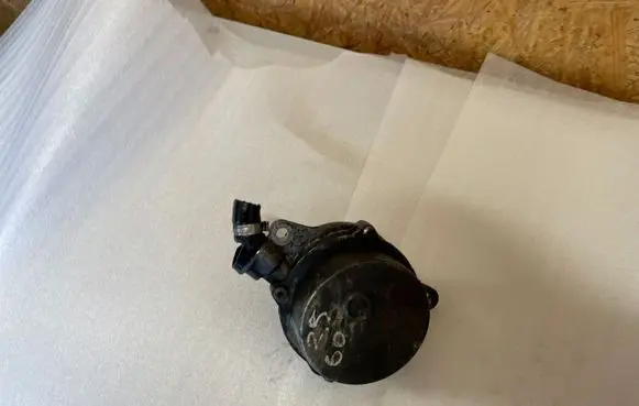 BMW 5 E60 E61 Vacuum pump 7791232