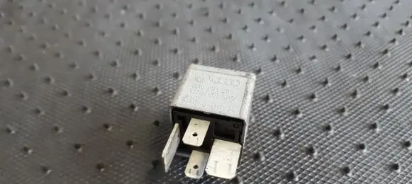 Audi A4 S4 B7 8E 8H Other relay 8D0951253 V23134-J52-X300