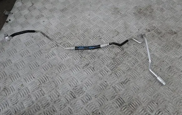 Audi A4 S4 B9 Air conditioning (A/C) pipe/hose 8W1816720