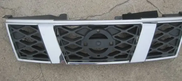 Nissan X-Trail T31 Front bumper upper radiator grill 62310JG40A