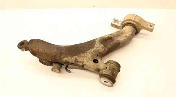 Lexus IS 220D-250-350 Front lower control arm/wishbone