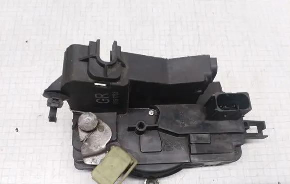Opel Vectra C Front door lock GR13157763 13157763