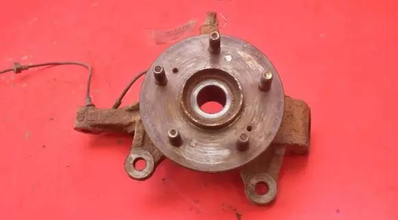 Honda CR-V Front wheel hub spindle knuckle
