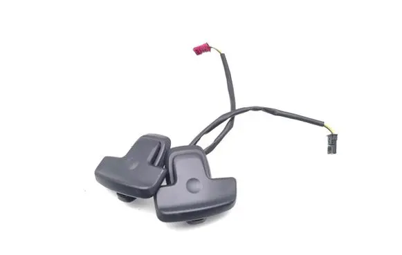 Mercedes-Benz C W204 Steering wheel buttons/switches A2048703258