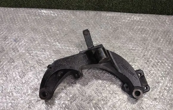 Renault Master III Gearbox mounting bracket 112332438R