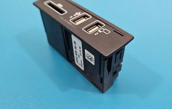 Mercedes-Benz S W222 USB socket connector A2228203026 IMPRK1561036