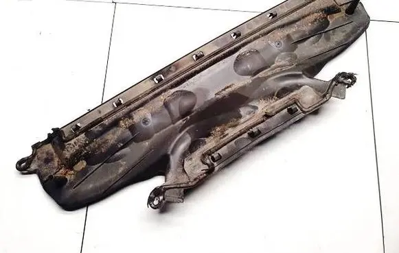 Mercedes-Benz E W211 Wiper trim a2118800236
