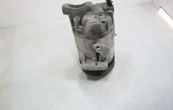 Volkswagen Golf VII Air conditioning (A/C) compressor (pump) 5Q0820803 01141482 06055085015D