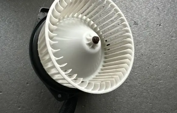 Nissan Patrol Y61 Heater fan/blower 27220VB002