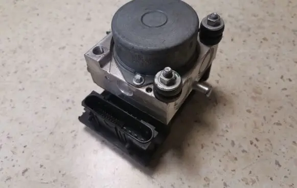 Dacia Sandero ABS Pump 8200756095 0265232198 0265800584