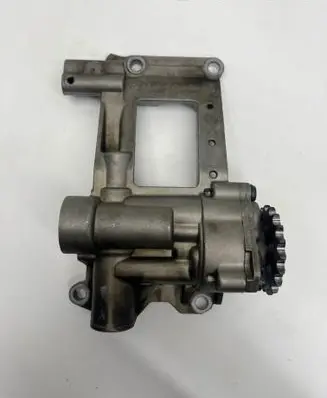 BMW 5 E60 E61 Oil pump 7792945
