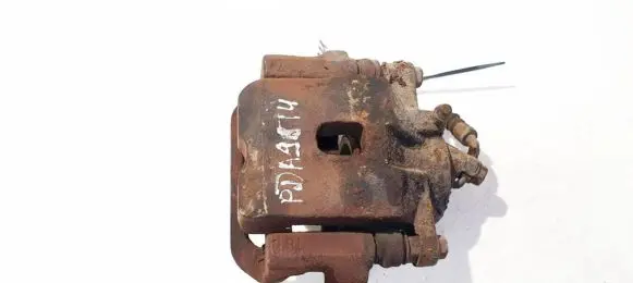 Toyota RAV 4 (XA20) Front brake caliper