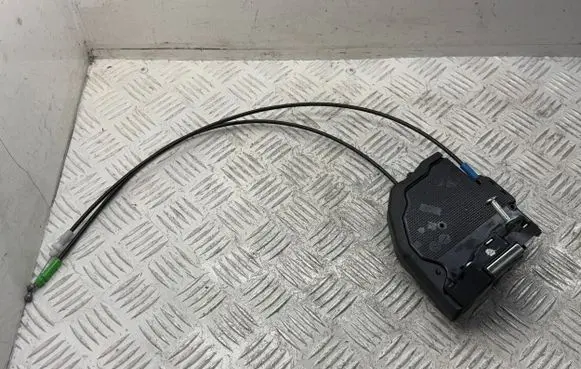 Toyota Auris 150 Rear door lock 6905002180 6977002120