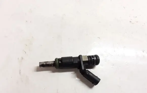 Mercedes-Benz CLS C219 Fuel injector A2720780249