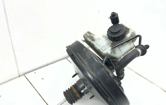 Volkswagen PASSAT B6 Brake booster 3C1614105AH