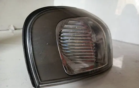 Volvo S80 Front indicator light 88204387