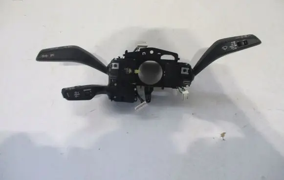 BMW 2 Active Tourer U06 Central console control unit 8V0953521LH