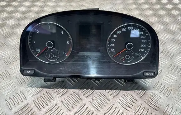 Speedometer (instrument cluster)