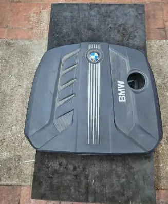 BMW 5 F10 F11 Engine cover (trim) 7802847 B3104105 11252010