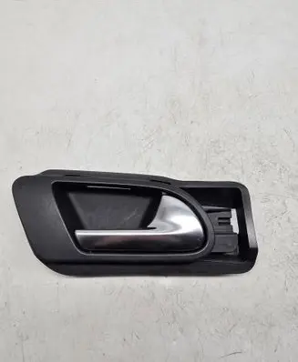 Volkswagen Tiguan Front door interior handle 5N0837198