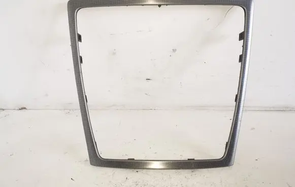 Volvo V70 Radio/GPS head unit trim 30672110