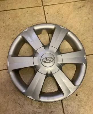 Hyundai Accent R15 wheel hub/cap/trim 529611F100