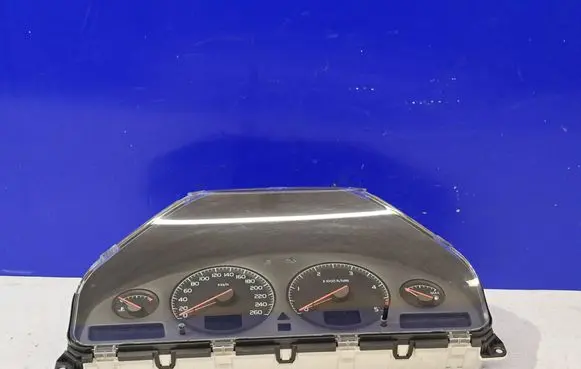 Volvo S60 Speedometer (instrument cluster) 8637996 8602474