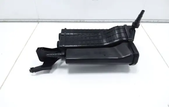 Active carbon filter fuel vapour canister