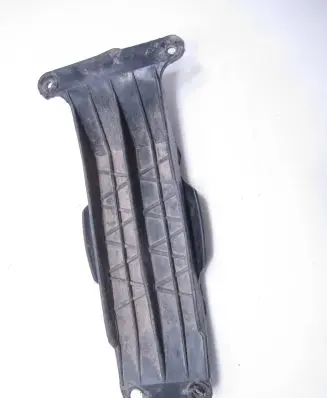 Volkswagen Golf III Front bumper mounting bracket 1H0807177