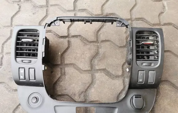 Renault Trafic III (X82) Radio/GPS head unit trim 93452450 93453370 682607479R