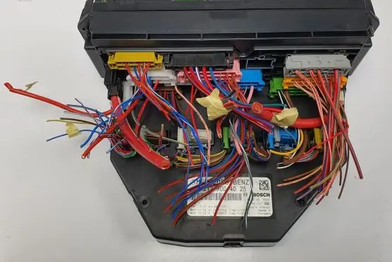 Mercedes-Benz E C207 W207 SAM control unit A2129004025