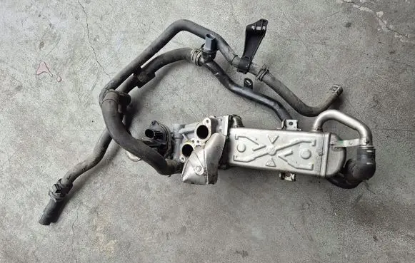 Skoda Octavia Mk2 (1Z) EGR valve cooler 03L131512C