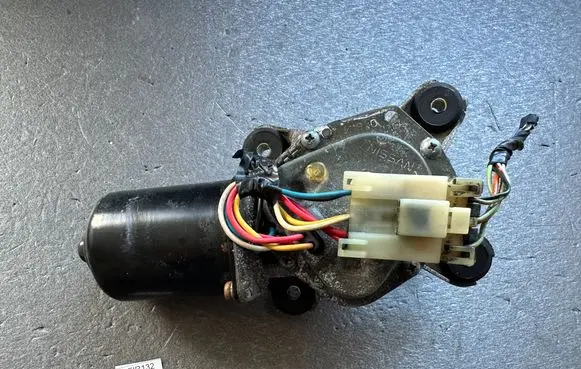 Front wiper linkage and motor