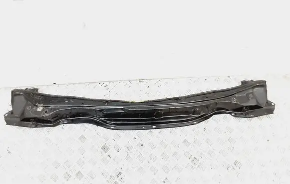 Toyota RAV 4 (XA40) Wiper trim