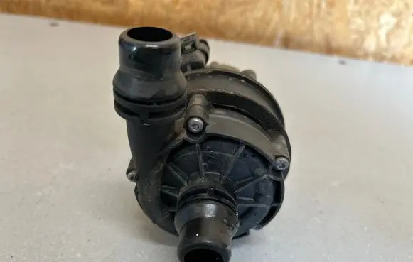 BMW iX3 G08 Electric auxiliary coolant/water pump 988944501 9889445