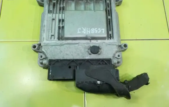 KIA Ceed Engine control unit/module 391102B660 XP236
