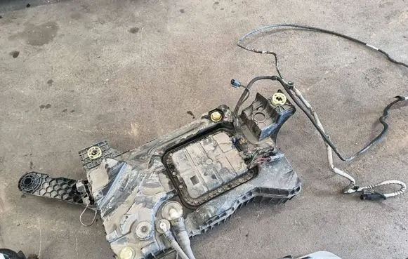 Opel Astra L AdBlue liquid reservoir 