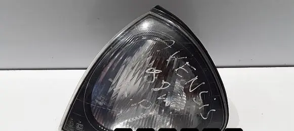 Toyota Avensis T220 Front indicator light