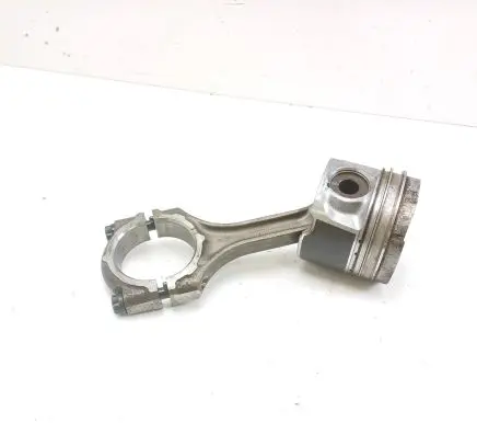 Toyota Avensis T250 Piston with connecting rod