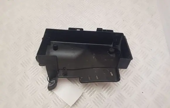 Mercedes-Benz S C217 Fuse box cover A2225402040