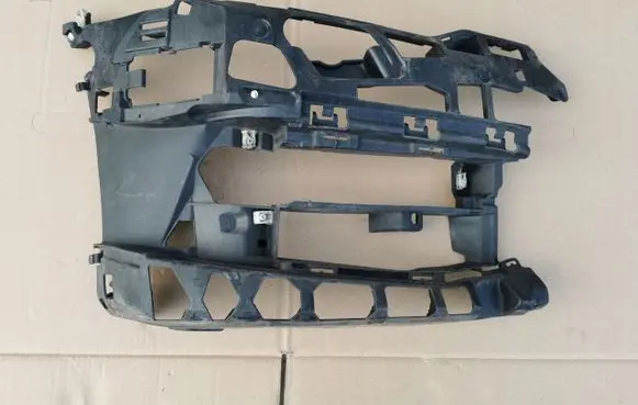 BMW 5 G30 G31 Front bumper mounting bracket 7385346BAX