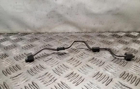 Chrysler 300 - 300C Fuel line pipe