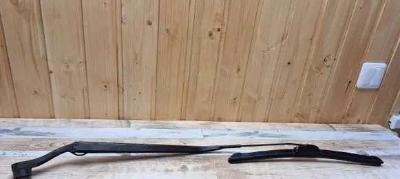 KIA Cerato Front wiper blade arm