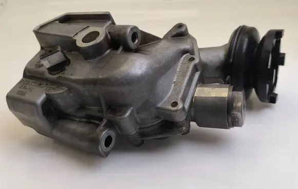 Audi A8 S8 D2 4D Oil pump 077115153F 077115109E 810880