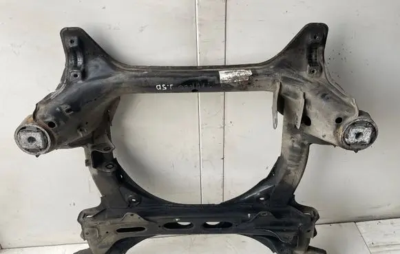 Volkswagen Touareg I Front subframe 7L0407748A
